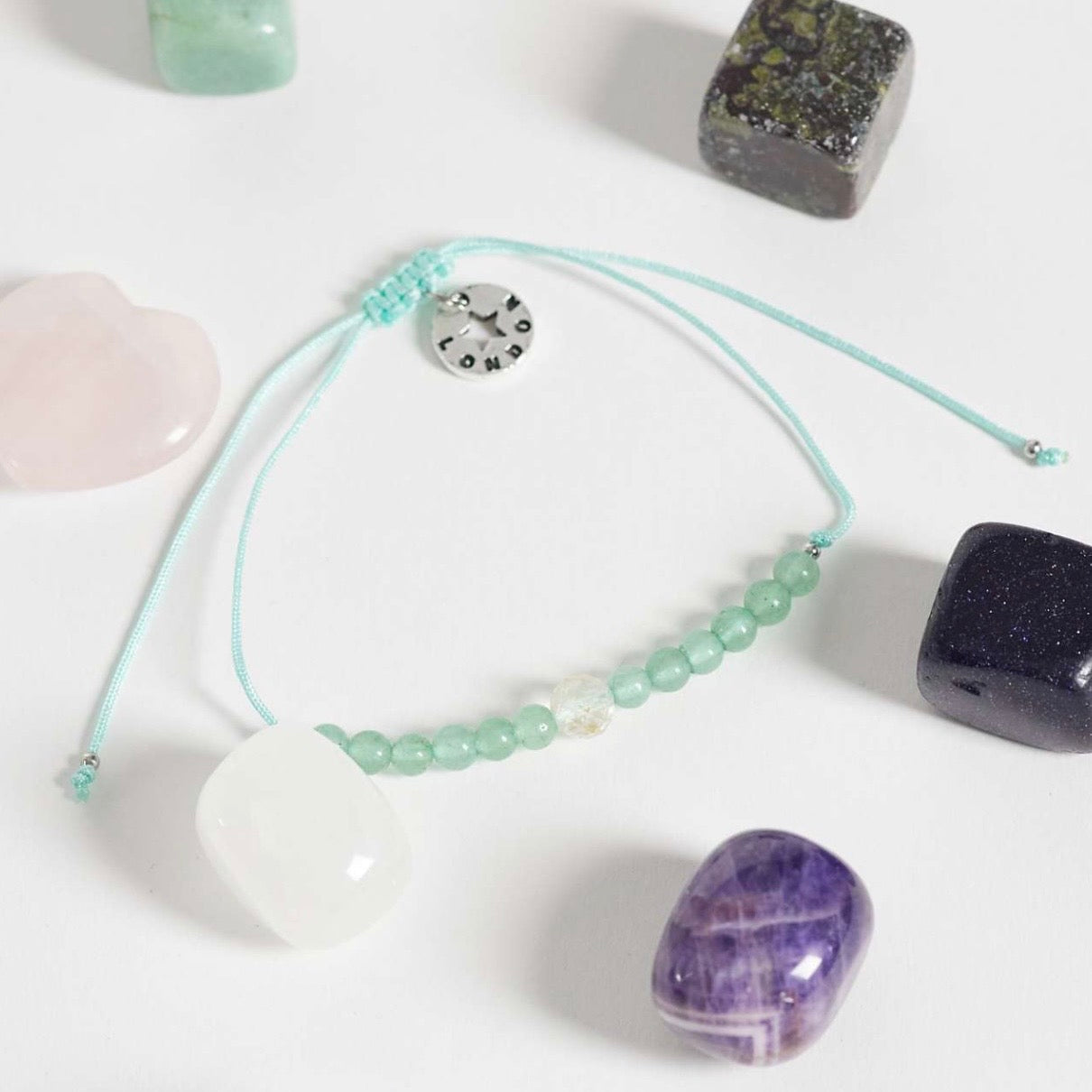 Manifest 11:11 crystal bundle with citrine candle and healing crystals for abundance and positivity